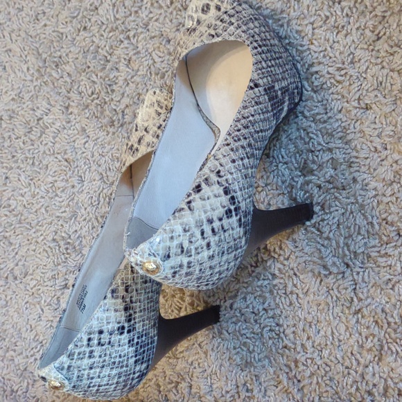 Michael kors snake print peep toe heels - Picture 10 of 11